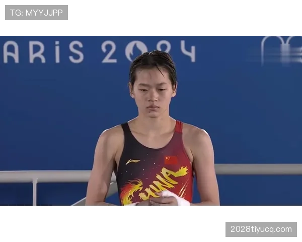 全红婵偷偷吃炸鸡被教练抓包，下一秒直接跳水池里游三圈？