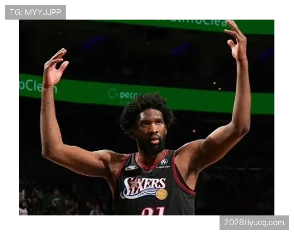 恩比德刚给狗买了个 Vuitton 项链？这日子谁顶得住啊！